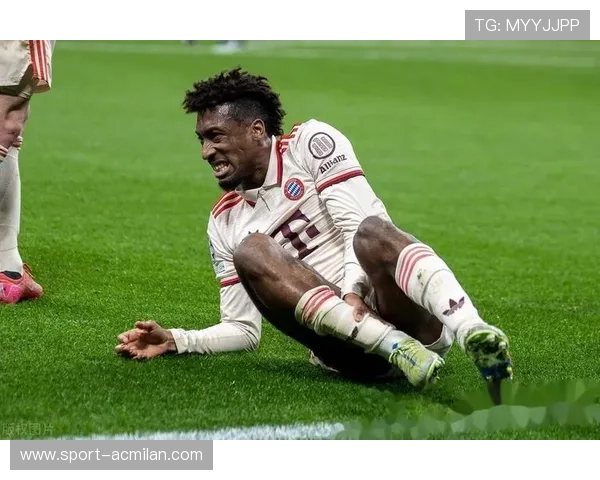 拜仁科曼从边线起速折返爆射成焦点